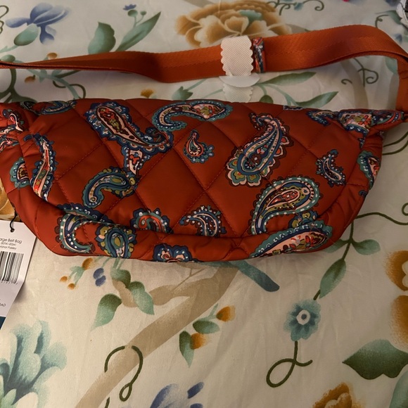 Vera Bradley manor paisley large belt bag NWT - Picture 2 of 5